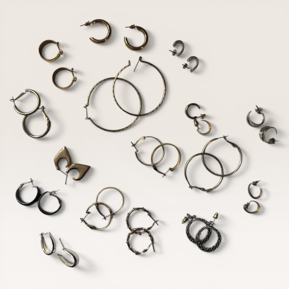 Hoop Earrings Lot 16 Pairs Gold Silver Tone Mixed Sizes Costume Jewelry